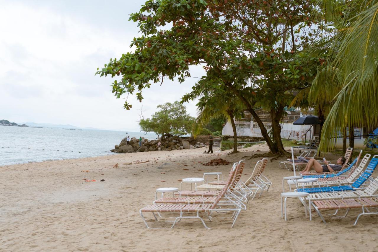 J Beach Suites At Rainbow Paradise Tanjung Bungah  Eksteriør billede