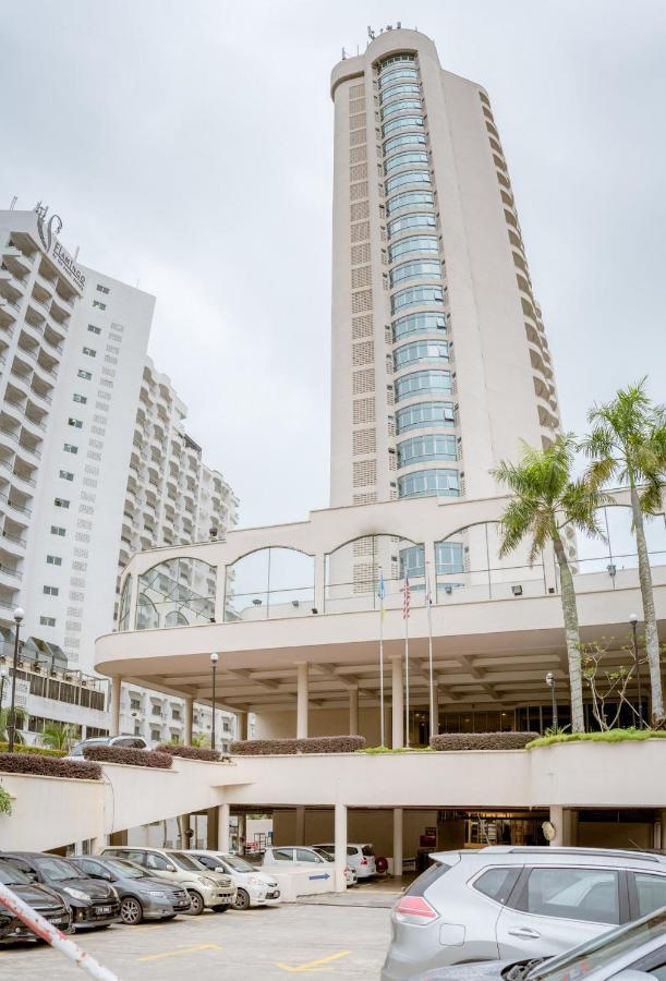 J Beach Suites At Rainbow Paradise Tanjung Bungah  Eksteriør billede